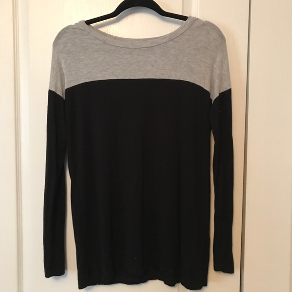 Black and grey long sleeve - Picture 1 of 2